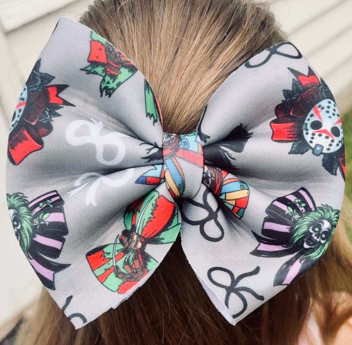 Spooky cute bows🩶