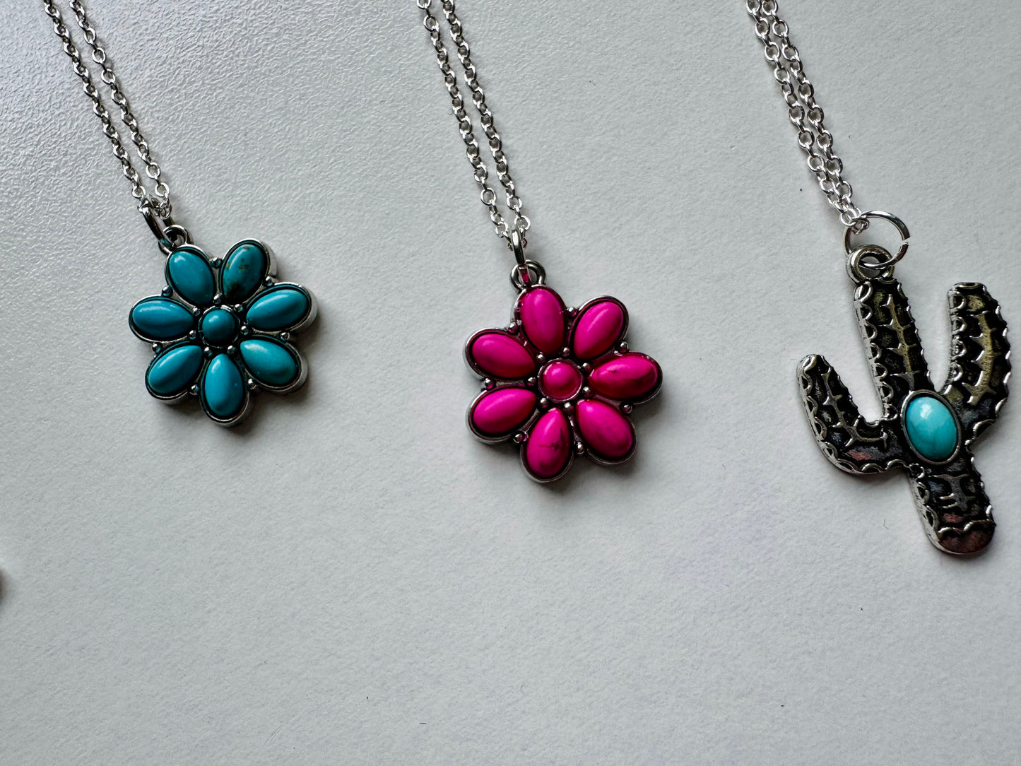 Western Necklaces🩷🩵